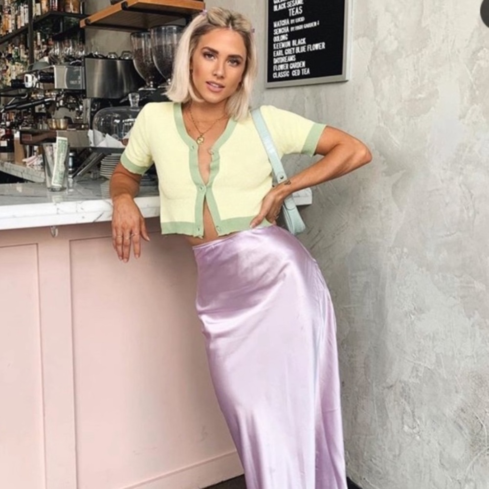 verge girl top